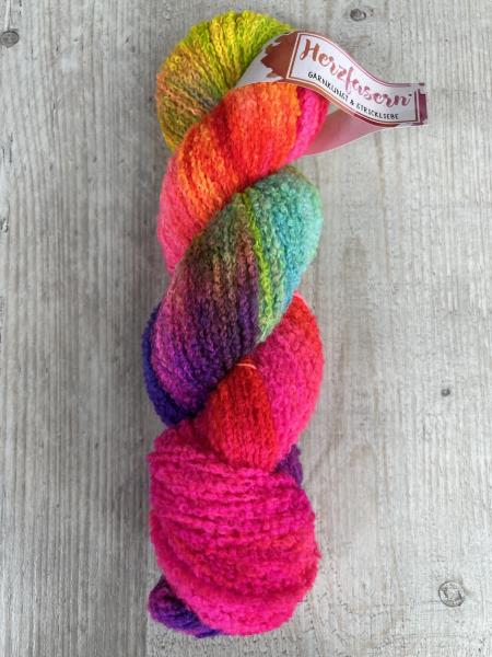 No 17 Yolli Merino Boucle